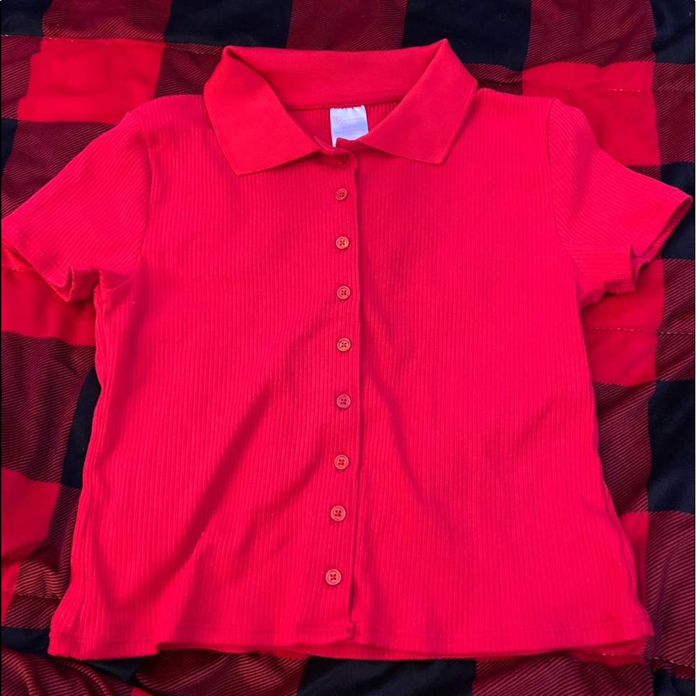 Red cropped t-shirt